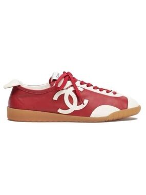Chanel 26P Red White Leather Suede CC Logo Tie Flat Runner Trainer Sneaker 39.5
